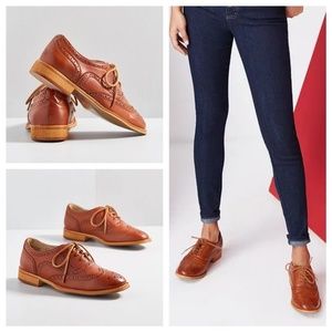 MODCLOTH Talking Picture Oxford Flat Size 9 in Tan